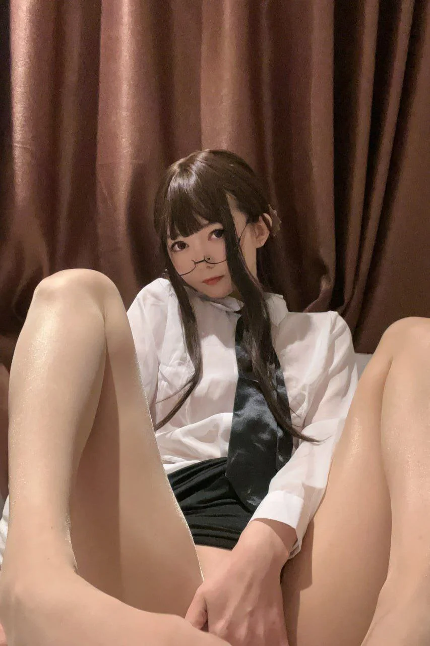 51酱 - 肉丝眼镜娘 [51P,7V-235MB] tg@simisebaisi 【丝足阁】022.webp